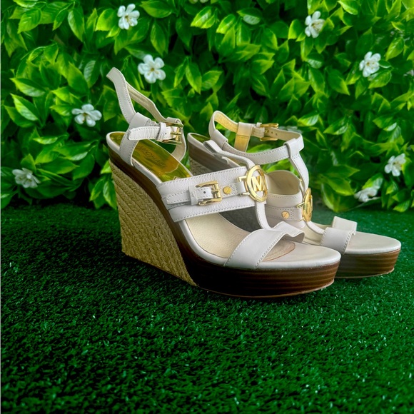 Michael Kors off-white wedge sandals with gold-tone hardware - Picture 3 of 4